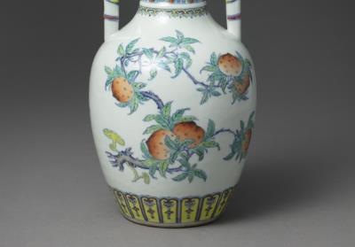 图片[2]-Dragon-handled vase with auspicious symbols of happiness and longevity in doucai painted enamels, Qing dynasty (1644-1911)-China Archive